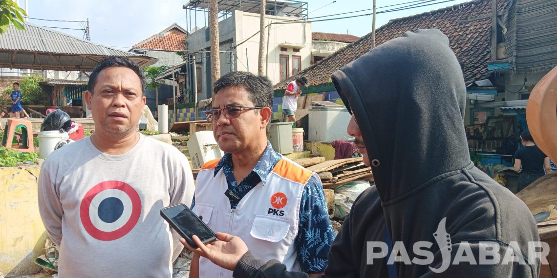 PKS Kota Bandung Beri Bantuan Korban Banjir Kelurahan Braga