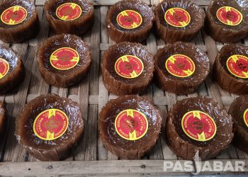 Toko Kue Keranjang Legendaris di Kota Bandung, Bisa Produksi 2 Ton Perhari Saat Imlek