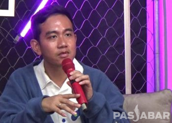 Gibran Rakabuming Temui Pelaku UMKM Kreatif Sekaligus Makan Seblak di Bandung