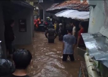 Banjir Bandang Disertai Lumpur Terjang Kota Bandung