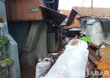 Tembok Rumah Warga di Sungai Cikapundung Belum Diperbaiki
