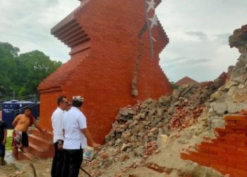 Gapura Alun-alun di Cirebon Ambruk, Kualitas Bangunan Tak Penuhi Standar