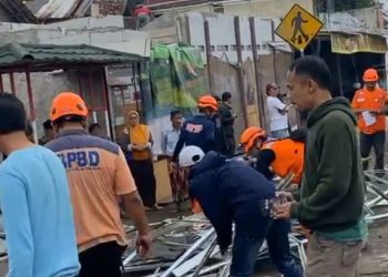 Belasan Rumah Rusak Diterjang Puting Beliung di Sukabumi