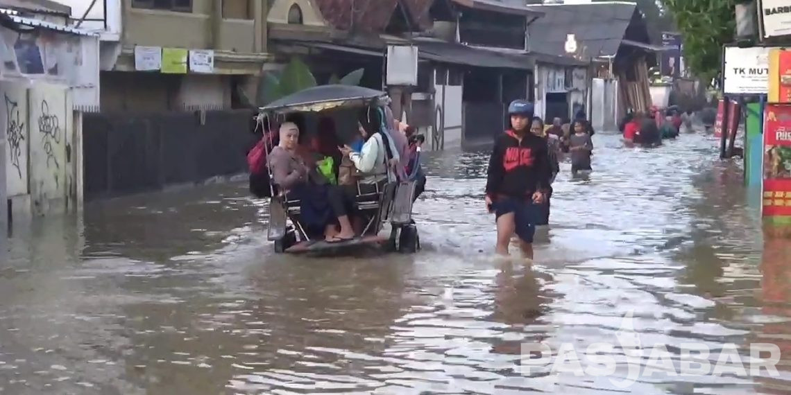 Banjir di Kabupaten Bandung Meluas Hingga 4 Kecamatan