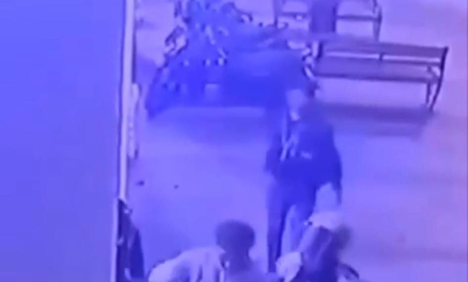 Viral Video Perkelahian antara Fotografer Jalanan dan Wisatawan di Asia Afrika Bandung