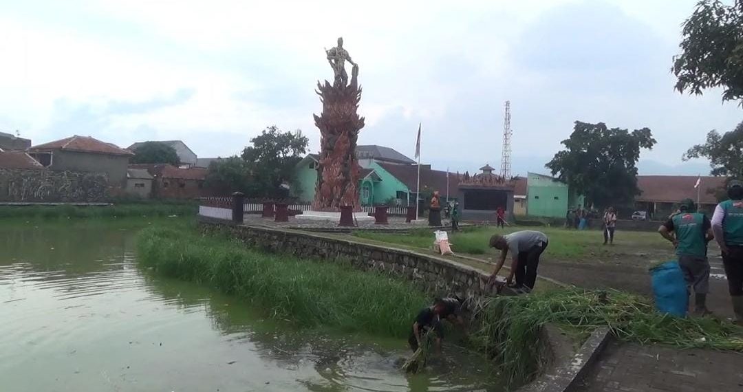 Upaya Rawat Sejarah Bandung Lautan Api, Pihak Desa, TNI dan Polri Rawat Situs Mohammad Toha