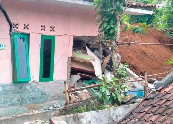 Ratusan Warga Sukabumi yang Terancam Longsor Pindah ke Pengungsian