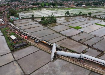 FOTO : Tabrakan Kereta Api di Cicalengka
