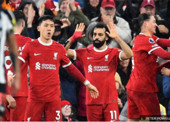 Mo Salah Menggila, Liverpool Hancurkan Newcastle dalam Drama Setengah Lusin Gol