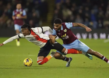 Gol Kontroversial Carlton Morris jadi Penyeimbang Luton Town vs Burnley
