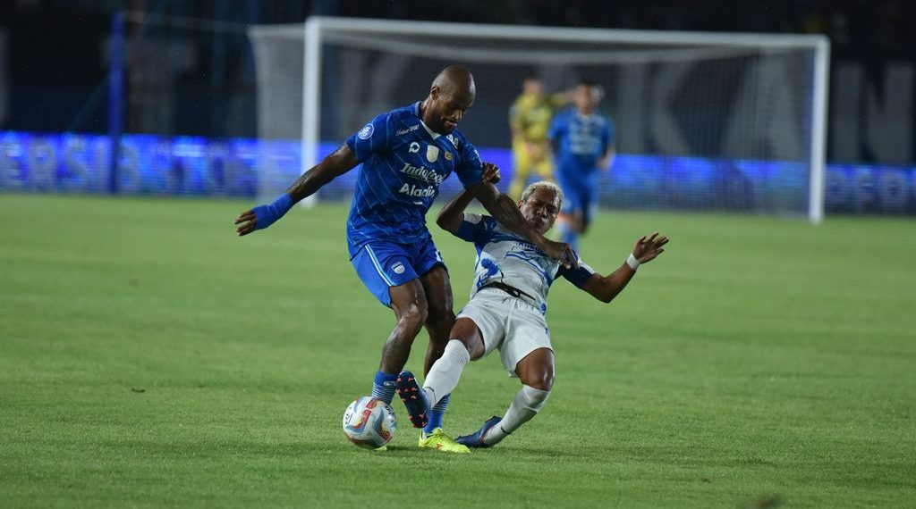 Persib Menggila di Si Jalak Harupat, PSIS Disikat 3-0