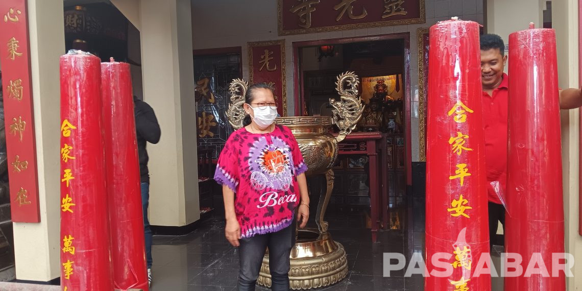 Vihara Dharma Ramsi Persiapkan Lilin Selama 5 Bulan Berturut-turut