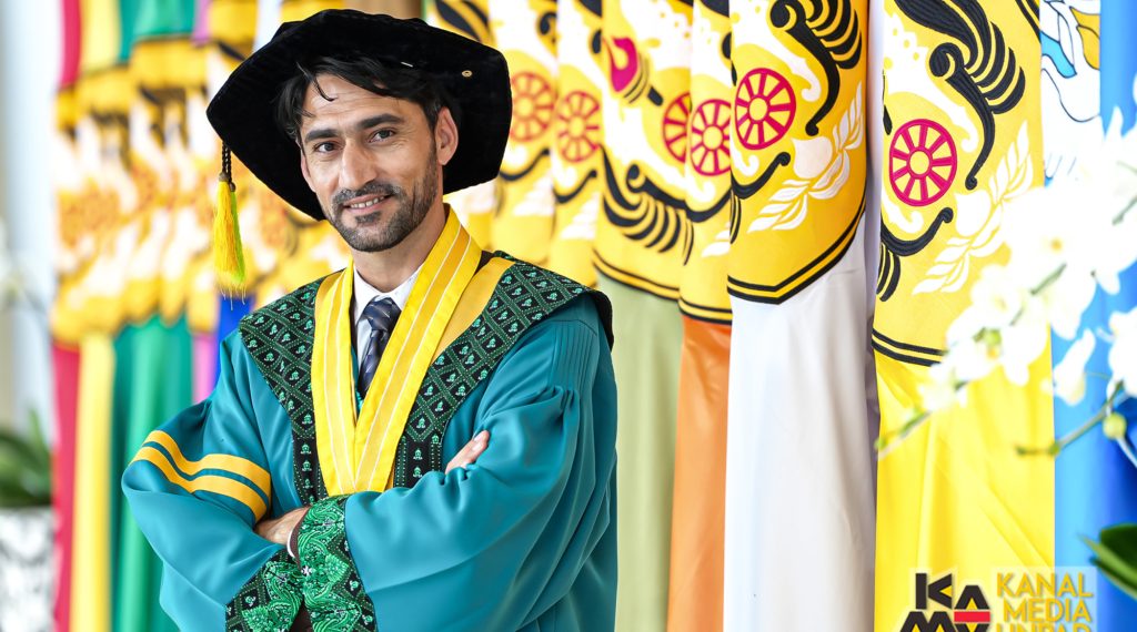 Mahasiswa Magister Ilmu Komunikasi Universitas Padjadjaran (Unpad) Abdul Qayoum Safi asal Afghanistan lulus dengan IPK tertinggi, yaitu 4,00.