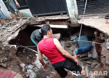 Tanah Amblas Sedalam 5 Meter di Kelurahan Sadang Serang Bandung