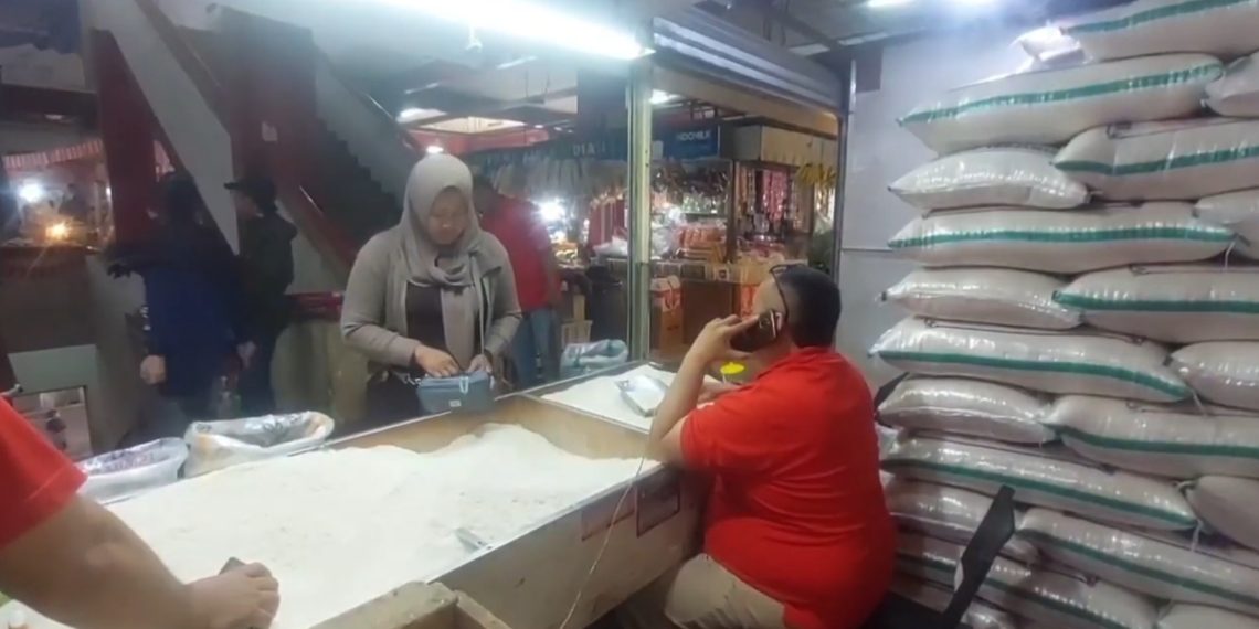 Kenaikan Harga Beras Kian Mencekik Warga