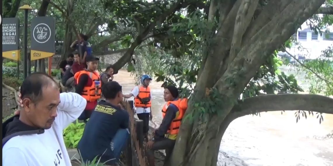 Tiga Santri Terbawa Hanyut Sungai Cikapundung