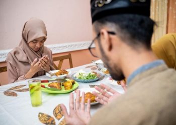 Ini Jam Makan Malam dan Tidur yang Tepat Saat Puasa