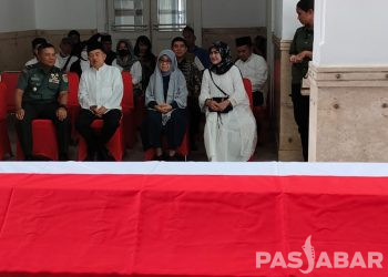 Mantan Wakil Presiden Jusuf Kalla Melayat Jenazah Solihin GP