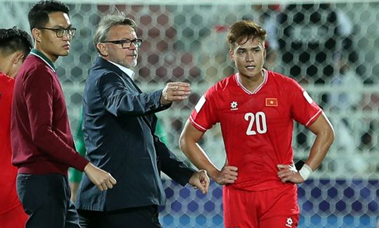 Pelatih Timnas Vietnam Philippe Troussier : Sadar, Menang Lawan Indonesia Itu Sulit!