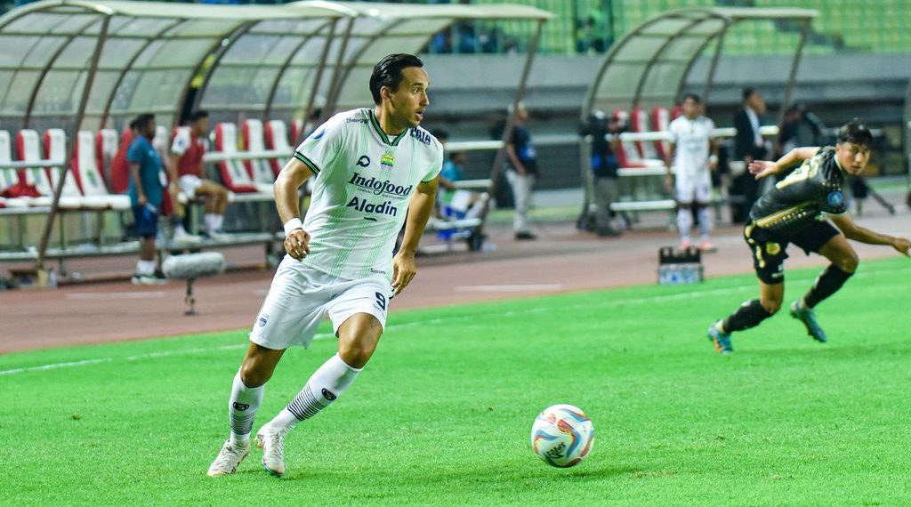 Ezra Walian