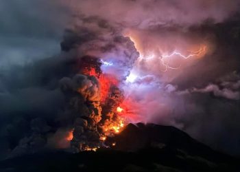 PVMBG Naikan Level Gunung Ruang jadi Level 4