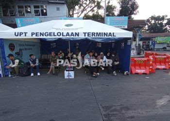 Pemudik Mulai Padati Terminal Cicaheum Bandung