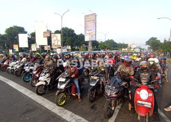 Lalu Lintas Jalan Arteri Soekarno-Hatta Bandung Mulai Dipadati Pemudik Motor
