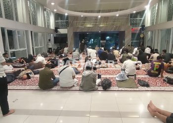 Ratusan Orang Itikaf di Masjid Maaimmaskuub Perumda Tirtawening Bandung Berburu Lailatul Qodar