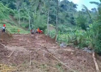 Korban Longsor Padalarang Kabupaten Bandung Barat Belum Ditemukan