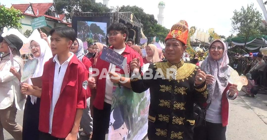Karnaval Budaya Bedas 2024 Meriahkan Hari Jadi ke-383 Kabupaten Bandung