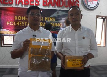 Dua Pria Digrebek Polisi Karena Jual Ganja di Media Sosial