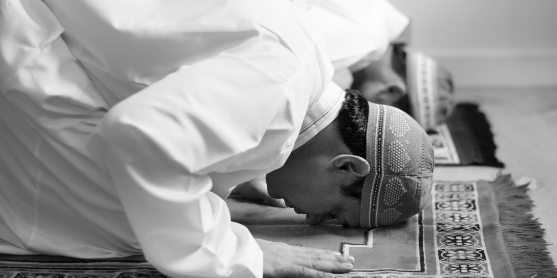 Tata Cara Sholat Idul Fitri Lengkap dengan Bacaan dan Artinya