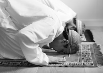 Tata Cara Sholat Idul Fitri Lengkap dengan Bacaan dan Artinya