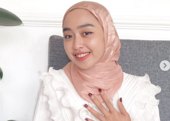 Tren Busana Shimmer di Lebaran 2024