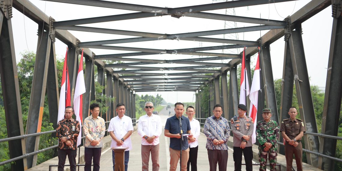 Pj Gubernur Jabar Resmikan Revitalisasi Jembatan Cikarang