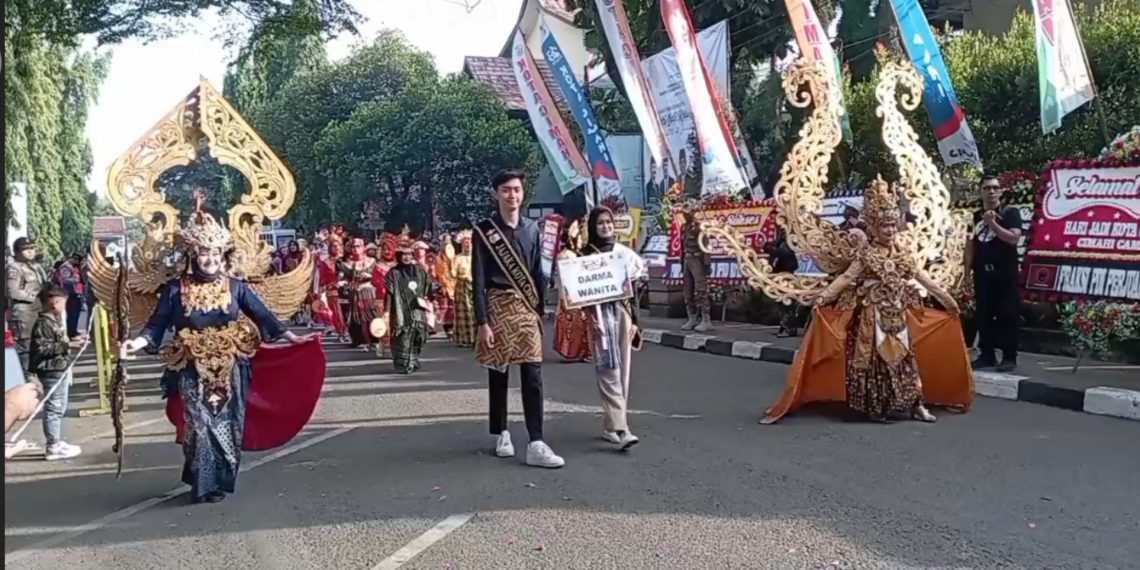 Pemkot Cimahi Gelar Kirab Budaya Ngarak Cai