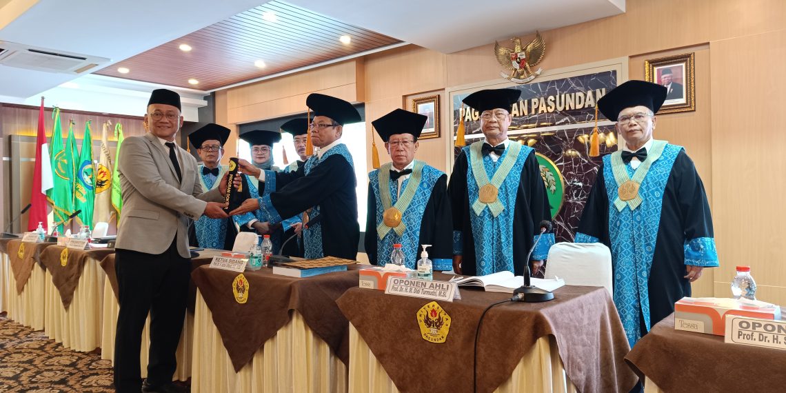 Sidang Doktor Ilmu Sosial, Budi Darma Sumapradja tentang Akuntabilitas Publik Jaminan Sosial Rakyat Banten Bersatu