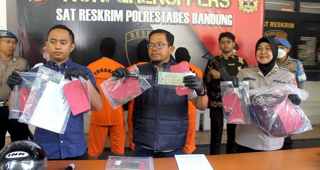 pelaku curi motor
