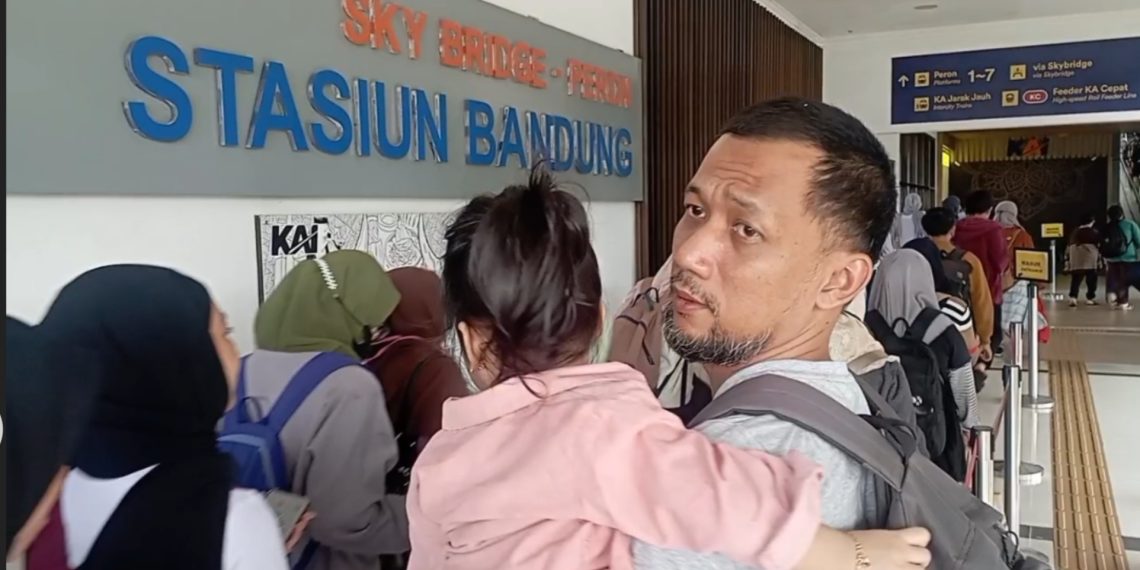 Liburan Panjang, Stasiun Bandung Dipadati Penumpang