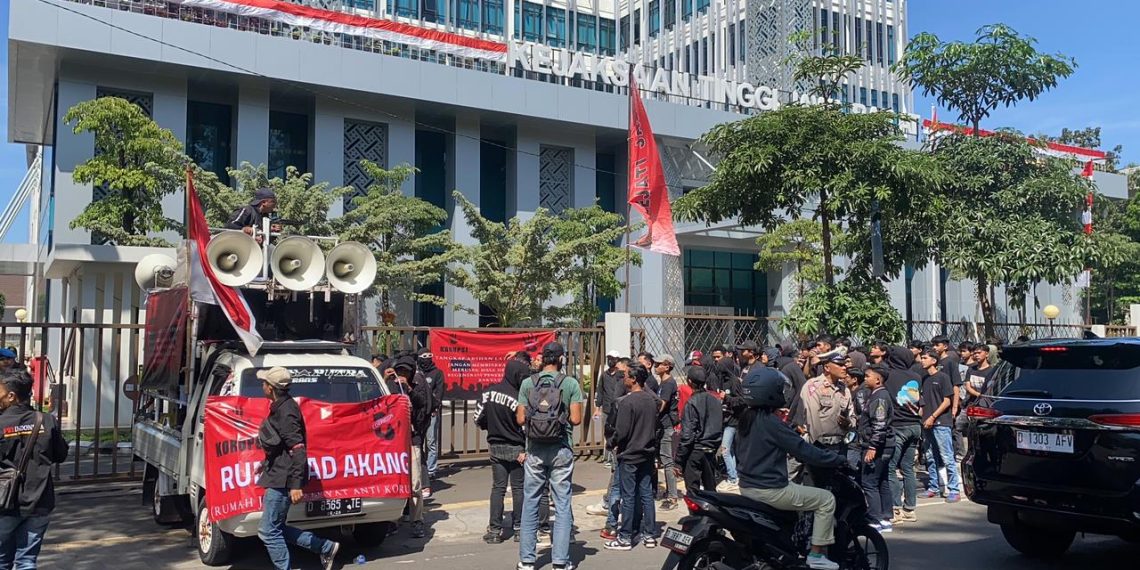 tuntut kejati jabar