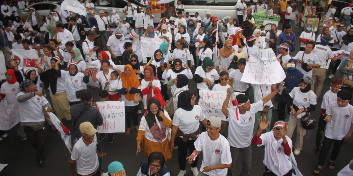 Foto: Demo Berantas Mafia Impor