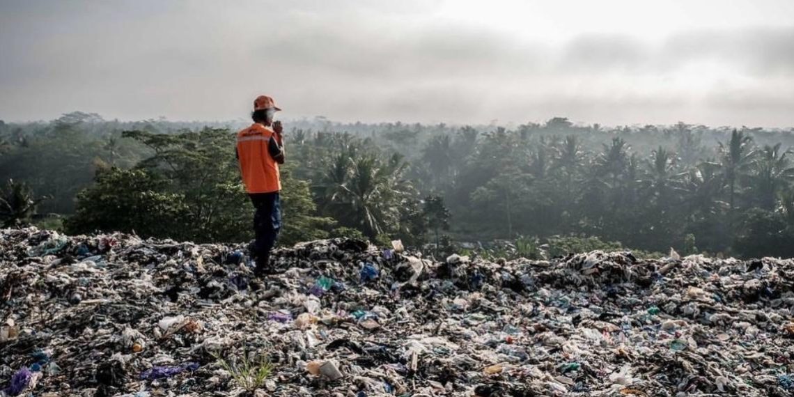 sampah di TPA
