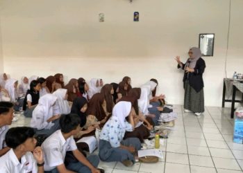 Tim Pengabdian Unpas Gelar Pelatihan Public Speaking di SMA Pasundan 4 Bandung