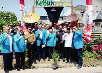 Paguyuban Pasundan Edukasi Warga Arcamanik Tanam Padi Organik