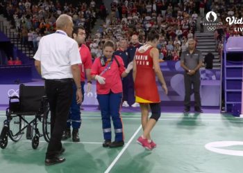 Walau Alami Cedera Serius, Carolina Marin Tolak Keluar Lapangan Menggunakan Kursi Roda