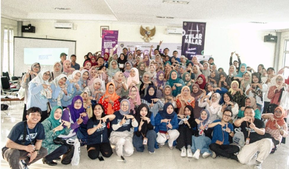 Menyongsong Pemilu 2024: MAFINDO Latih Lansia Melawan Hoaks dan Penipuan Digital