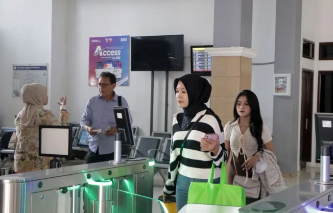 penumpang kereta api