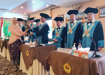 Sidang disertasi Ria Apriani