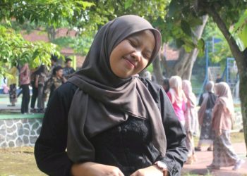 Rhefy Sheilawanti Gadis Berdarah Seni dengan Cita-Cita Mulia