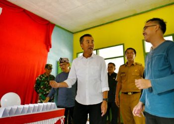 Pj Gubernur Jabar Datangi TPS di Garut
